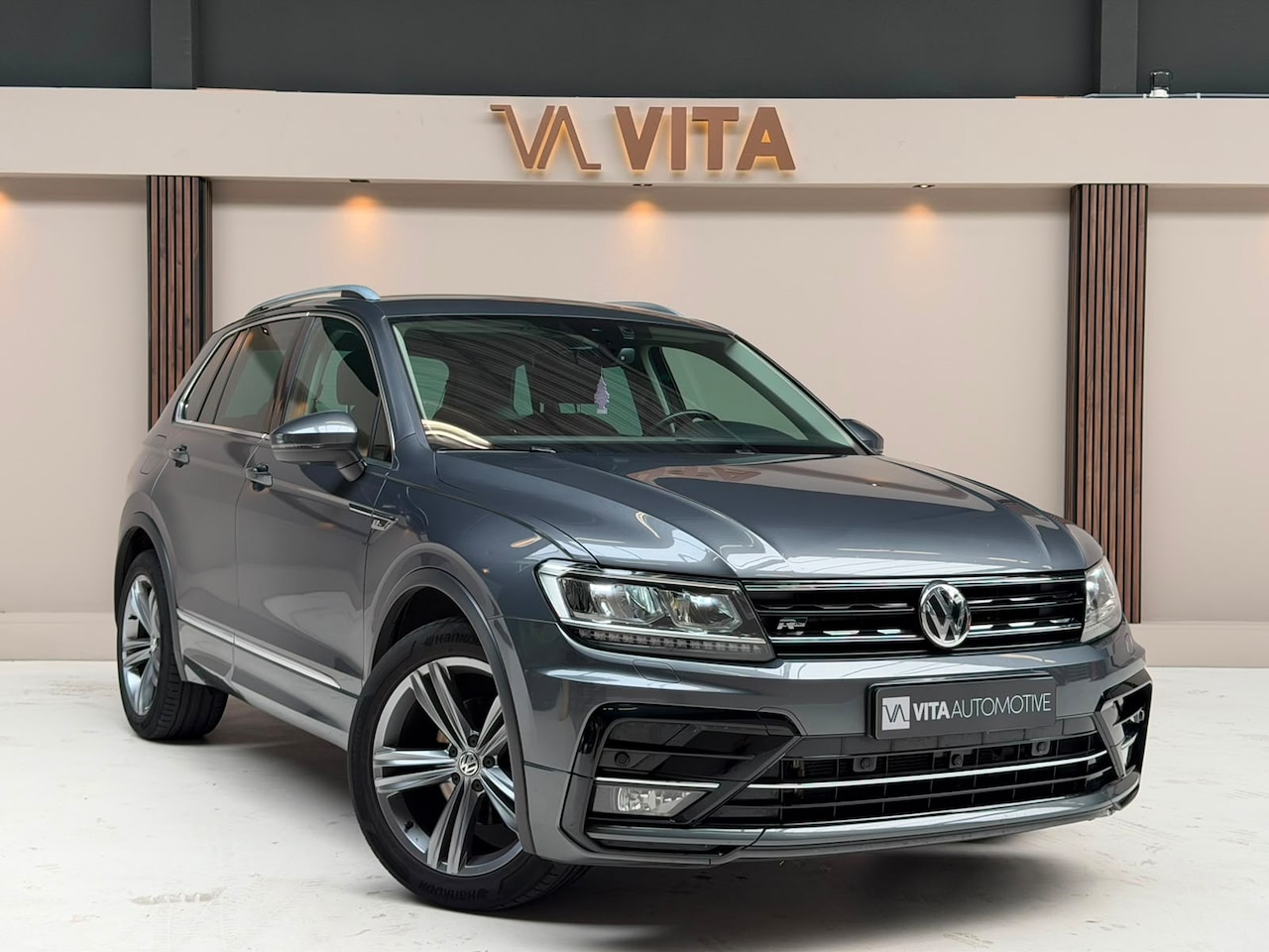 Volkswagen Tiguan - 1.5 TSI ACT Highline Business R 360 Camera|R-Line|IQ-Light|ACC|Carplay| - AutoWereld.nl