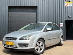 Ford Focus - 1.6-16V Futura-airco-1e eigenaar- dealer onderhouden