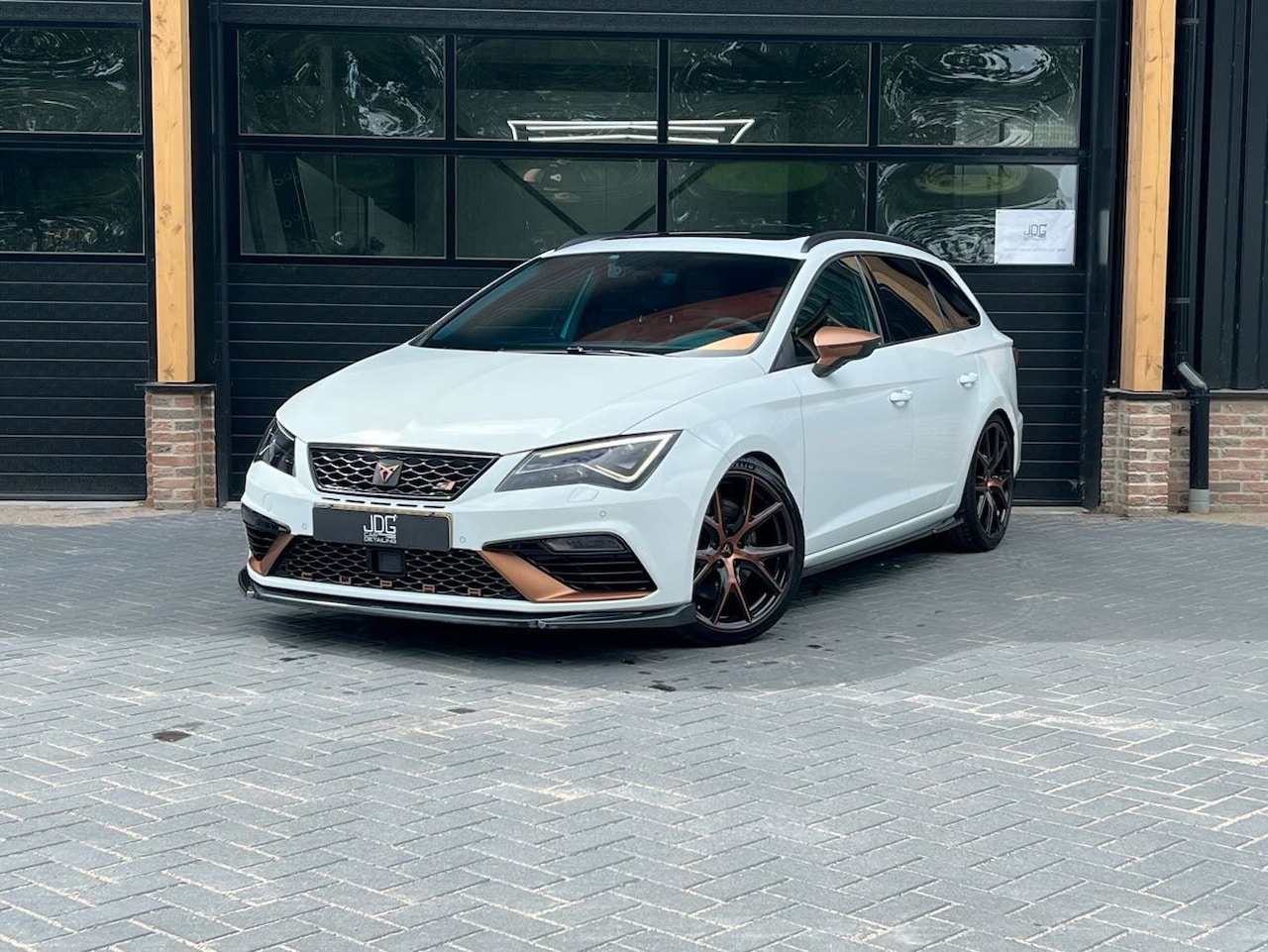 SEAT Leon ST - 2.0 TSI CUPRA 300 4DRIVE - AutoWereld.nl