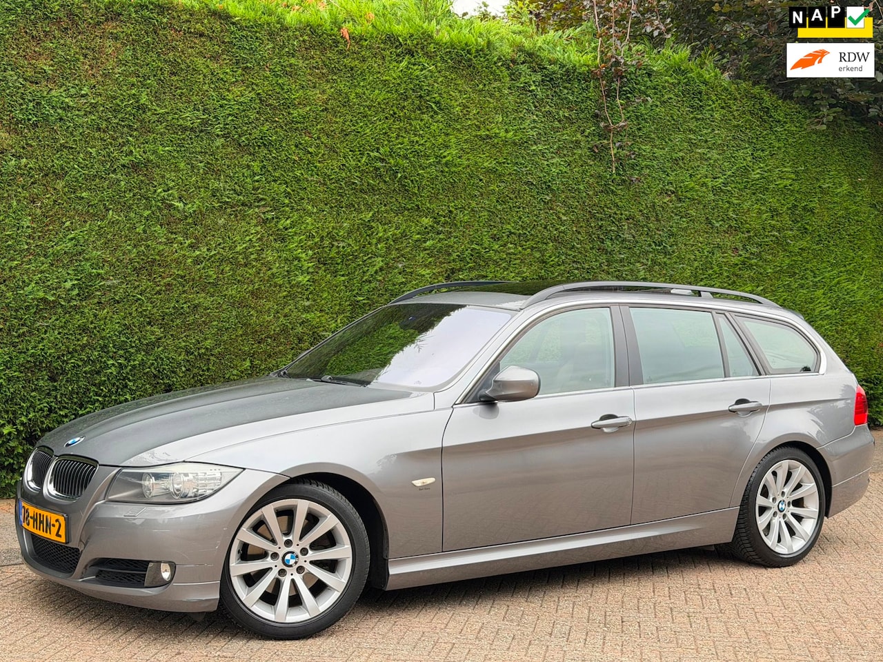 BMW 3-serie Touring - 325i RIJDTSUPER/AUTOMAAT/PANO/LEER/XENON - AutoWereld.nl