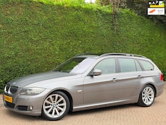 BMW 3-serie Touring - 325i RIJDTSUPER/AUTOMAAT/PANO/LEER/XENON