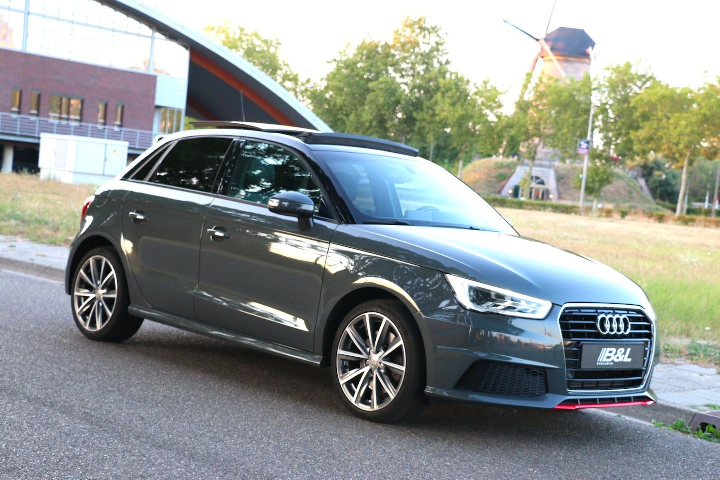 Audi A1 Sportback - 1.8 TFSI 192Pk Sport 3x S Line Aut S-Tronic Full Option Panoramadak Bose Led 1e eigenaar P - AutoWereld.nl