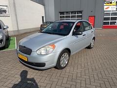 Hyundai Accent - € 2849, -1.4i Dynamic Apk 2027 Airco Trekhaak