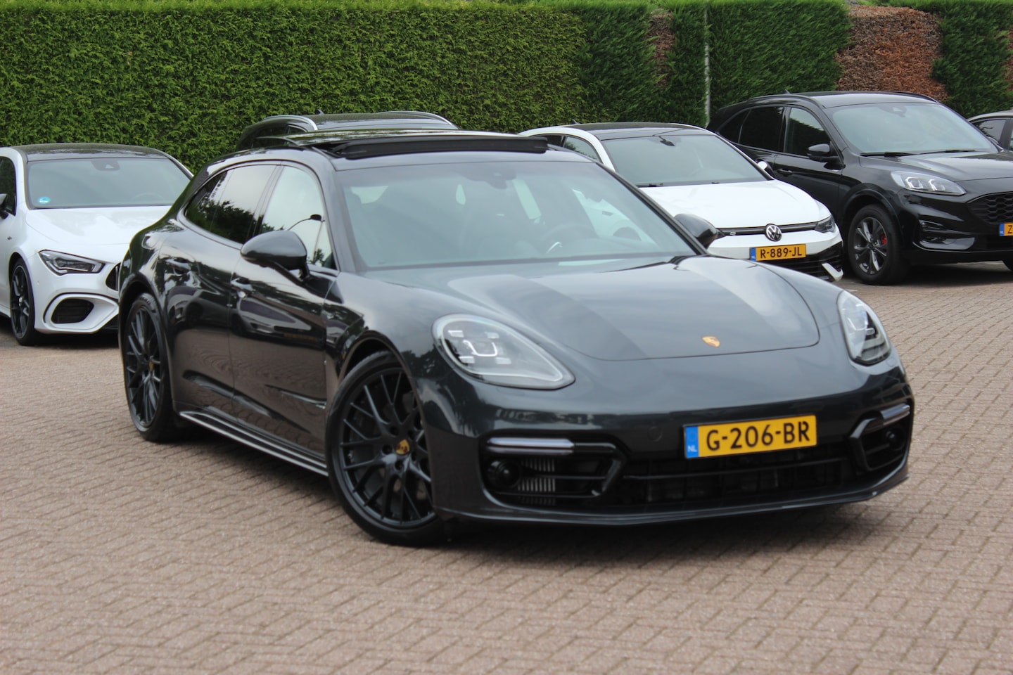 Porsche Panamera Sport Turismo - 2.9 4 E-Hybrid / Panoramadak / 360Camera / Achterasbesturing / Softclose / Sportdesign+Chr - AutoWereld.nl