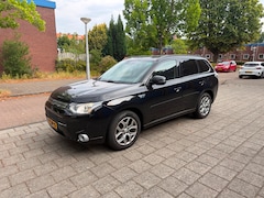 Mitsubishi Outlander - 2.0 PHEV Hybrid instyle Leder Panorama Black Edition