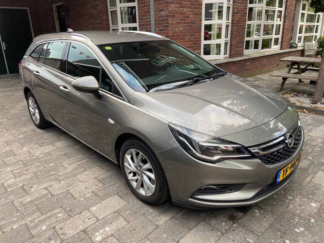Opel Astra Sports Tourer - 1.6 CDTI Business+ - AutoWereld.nl