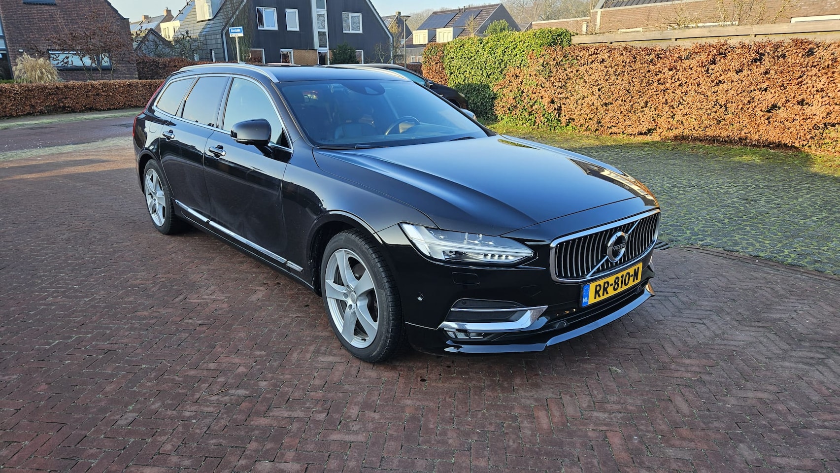 Volvo V90 - 2.0 D5 AWD Inscription Motorschade. Complete V90 D5 Inscription met volledig onderhoud - AutoWereld.nl