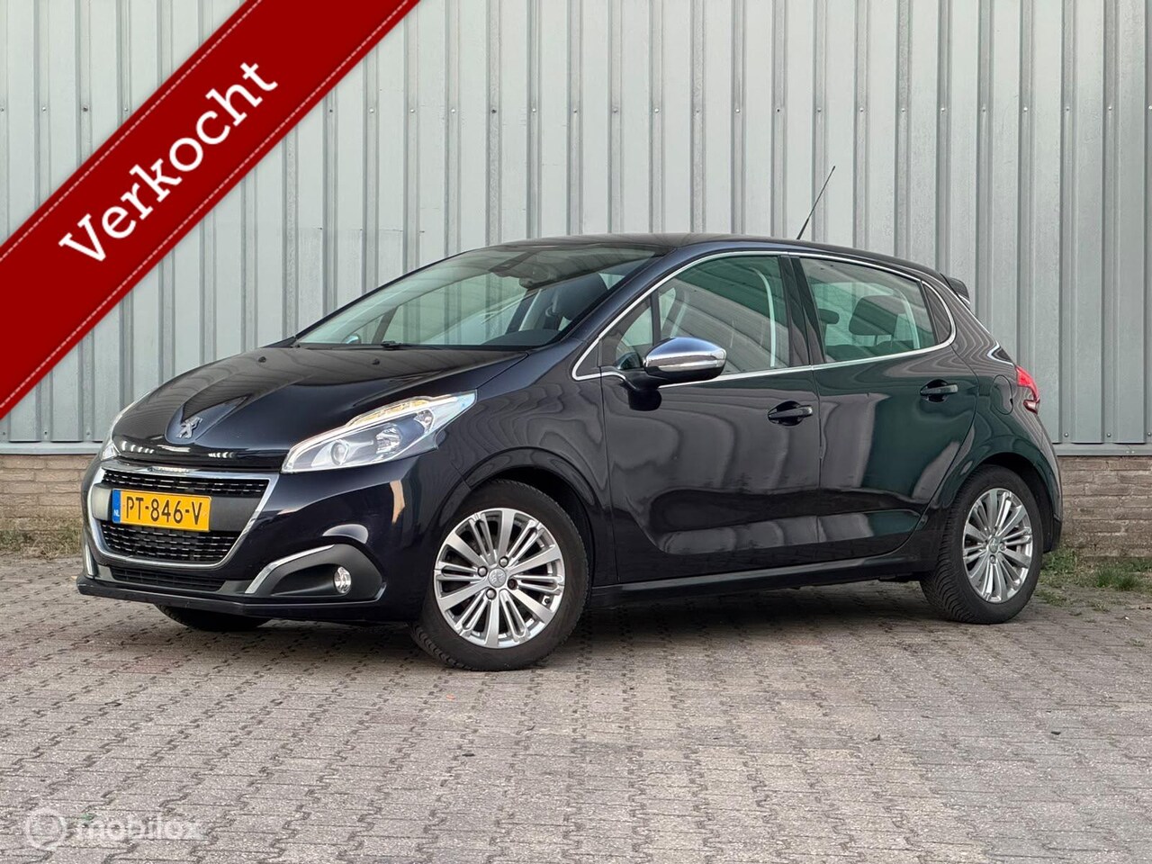 Peugeot 208 - 1.2 Executive | Carplay | Trekhaak | Cruise - AutoWereld.nl