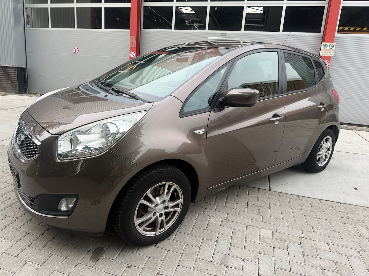 Kia Venga - 1.4 CVVT Plus Pack 1.4 CVVT Plus Pack - AutoWereld.nl