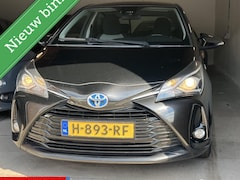 Toyota Yaris - 1.5 Hybrid Design Sport Camera, Xenon, Stoelverwarming, Dealer onderhouden nette auto