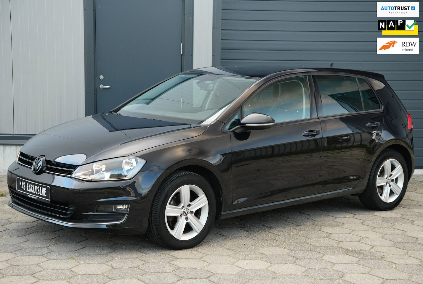 Volkswagen Golf - 1.2 TSI Highline 5D Stoelverwarming, Massage, Airco, NAP - AutoWereld.nl