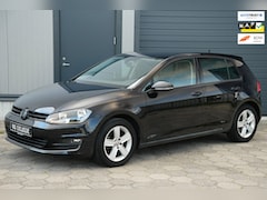 Volkswagen Golf - 1.2 TSI Highline 5D Stoelverwarming, Massage, Airco, NAP