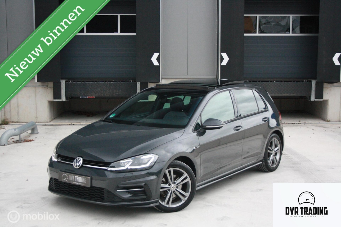 Volkswagen Golf - 1.5 TSI R-Line DSG Pano Virtual 150PK Camera - AutoWereld.nl