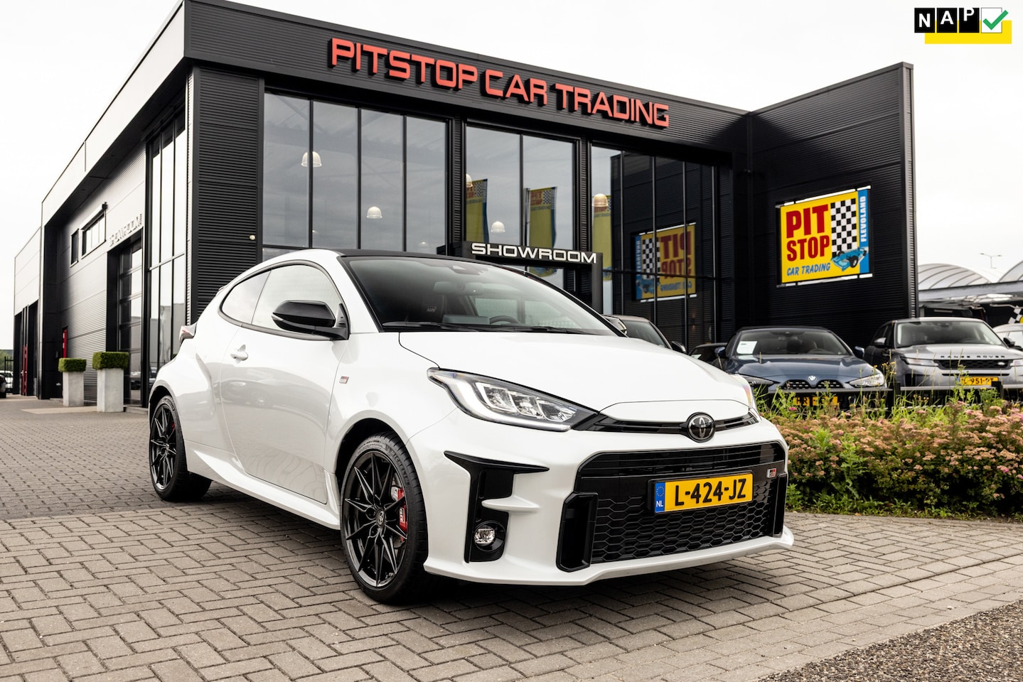 Toyota Yaris - 1.6 GR Performance 1.6 GR Performance, 1e eigenaar, NL Auto, Milltek, Uniek!! - AutoWereld.nl