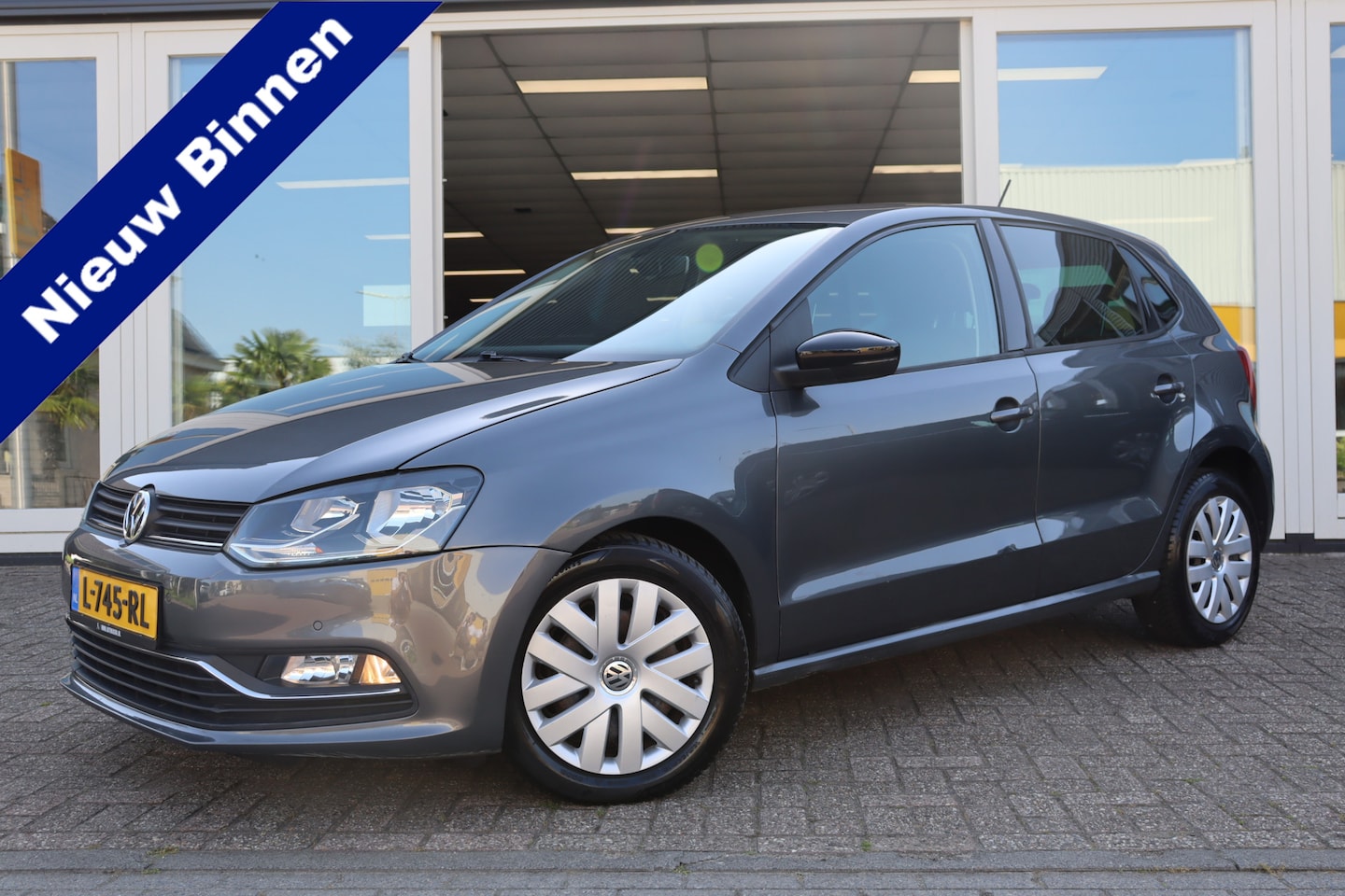 Volkswagen Polo - 1.2 TSI Highline 1.2 TSI Highline, Automaat, Climate, Cruise, PDC V+A, Prijs is Rijklaar inclusief 6 Maande - AutoWereld.nl