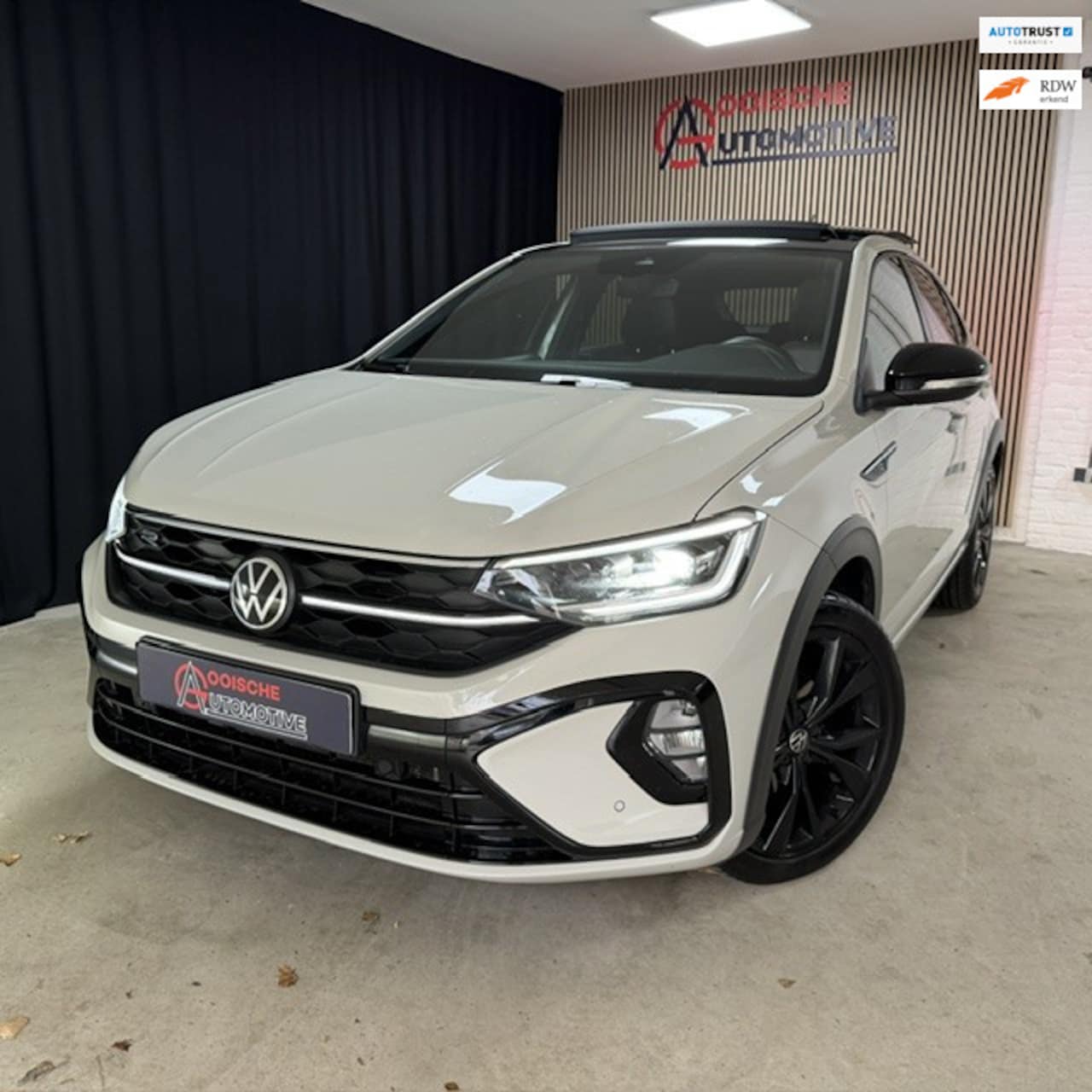 Volkswagen Taigo - 1.5 TSI R-Line. Pano,stoelverwarming, Azgot Grey!! - AutoWereld.nl