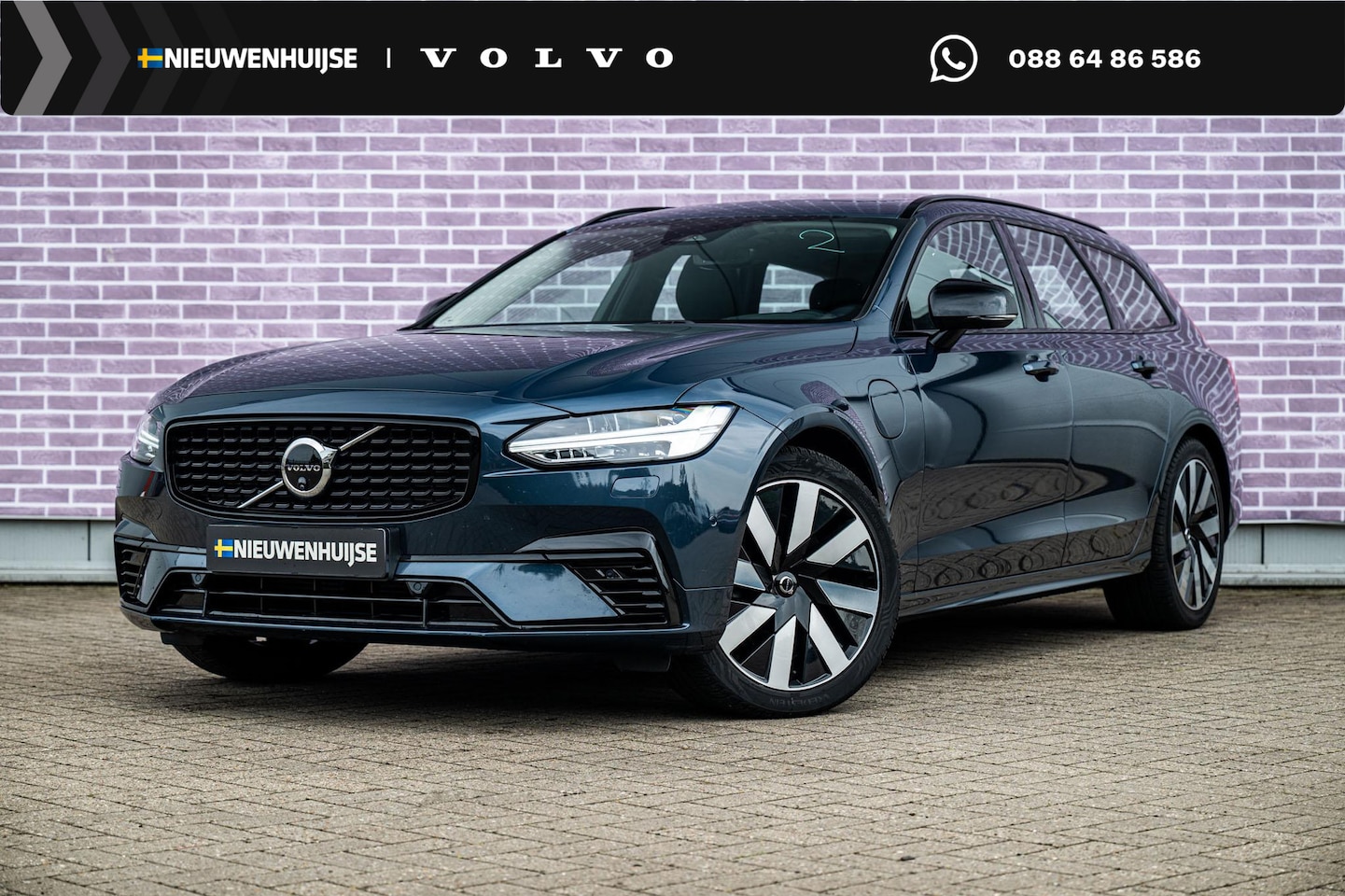 Volvo V90 - 2.0 T8 Plug-in hybrid AWD Ultra Dark | 360 Graden camera | Trekhaak | Schuif-/kanteldak | - AutoWereld.nl