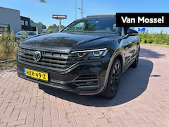 Volkswagen Touareg - Elegance 3.0 TSi eHybrid 4MOTION 381 PK| V6 | Panoramadak | Trekhaak | LEDER Interieur | L