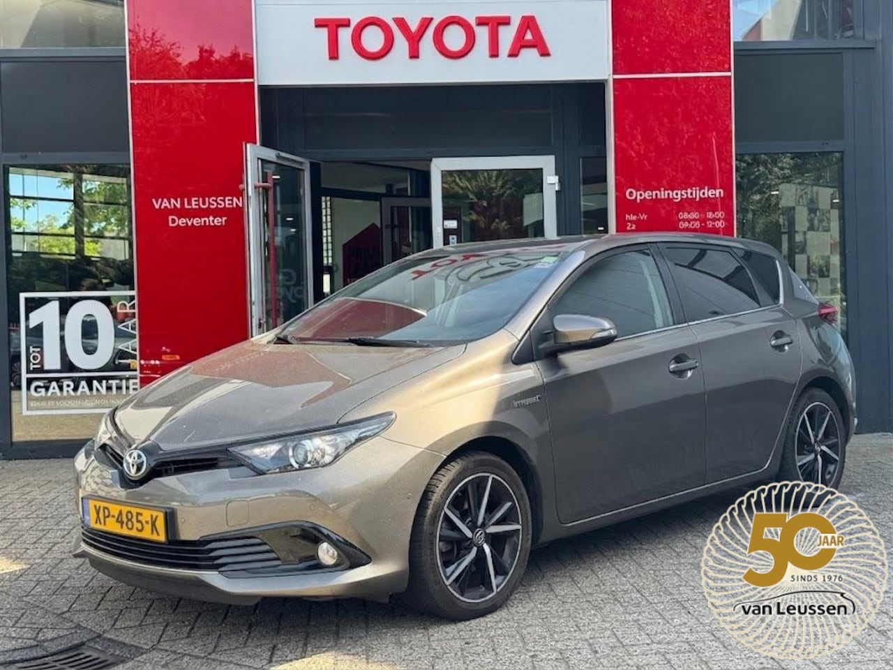 Toyota Auris - 1.8 Hybrid Dynamic Ultimate NAVI CRUISECONTROL STOELVERWARMING - AutoWereld.nl