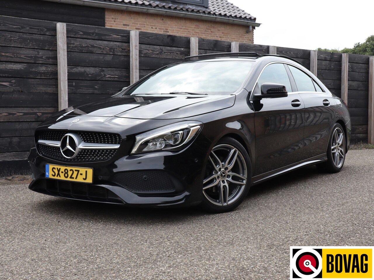 Mercedes-Benz CLA-Klasse - 180 Business Solution AMG NL-auto | pano | trekhaak - AutoWereld.nl