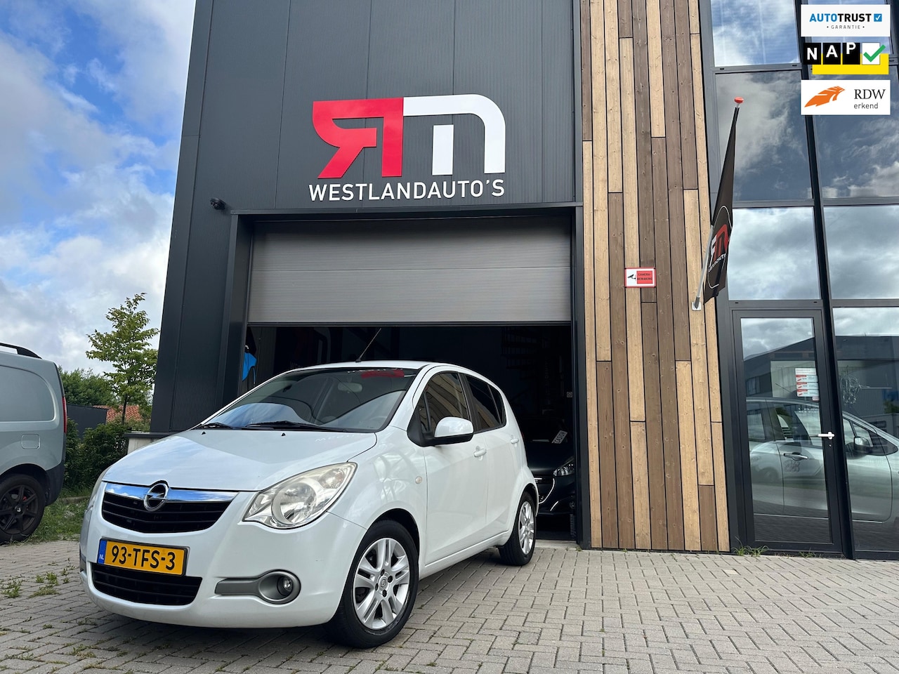 Opel Agila - 1.0 Edition/airco/ZUINIG/NAP/LM-velgen/2 sleutels/privacy-class/elrktr-ramen/dealer-onderh - AutoWereld.nl