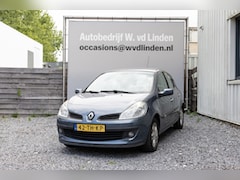 Renault Clio - 1.6-16V Privilège