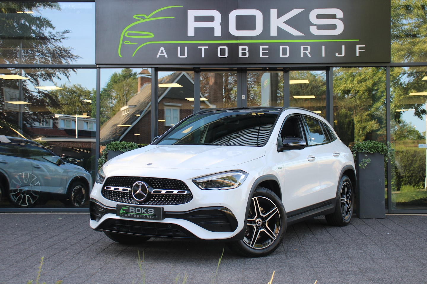 Mercedes-Benz GLA-Klasse - 250 e Business Solution AMG Limited Night Pakket/Navi/Camera/Keyless/MemorySfeerverlichtin - AutoWereld.nl