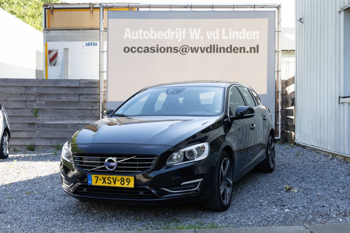 Volvo V60 - 2.4 D6 AWD Pl.i Sum. - AutoWereld.nl