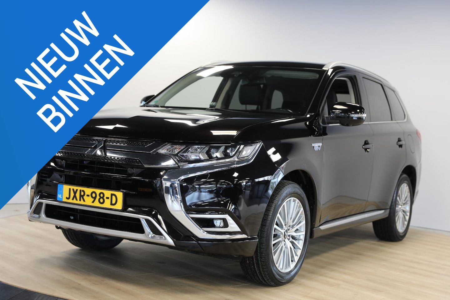 Mitsubishi Outlander - 2.4 PHEV Intense+ | Stoel & Stuurverwarming | Cruise | Trekhaak - AutoWereld.nl