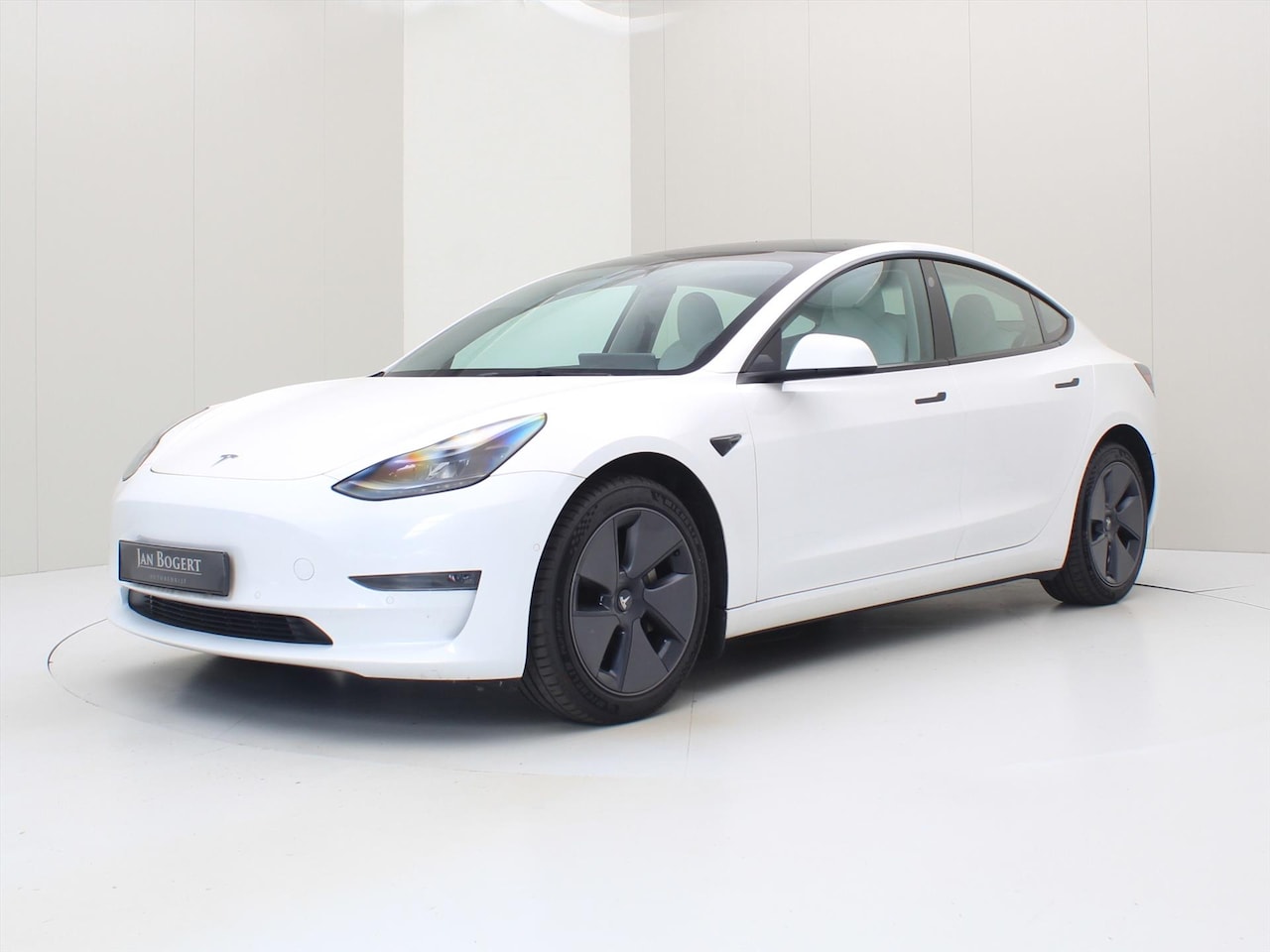 Tesla Model 3 - Long-Range AWD 351pk 75 kWh UPGRADE 91% SoH [ TREKHAAK+WIT LEDER+RYZEN AMD+WARMTEPOMP+AUTO - AutoWereld.nl