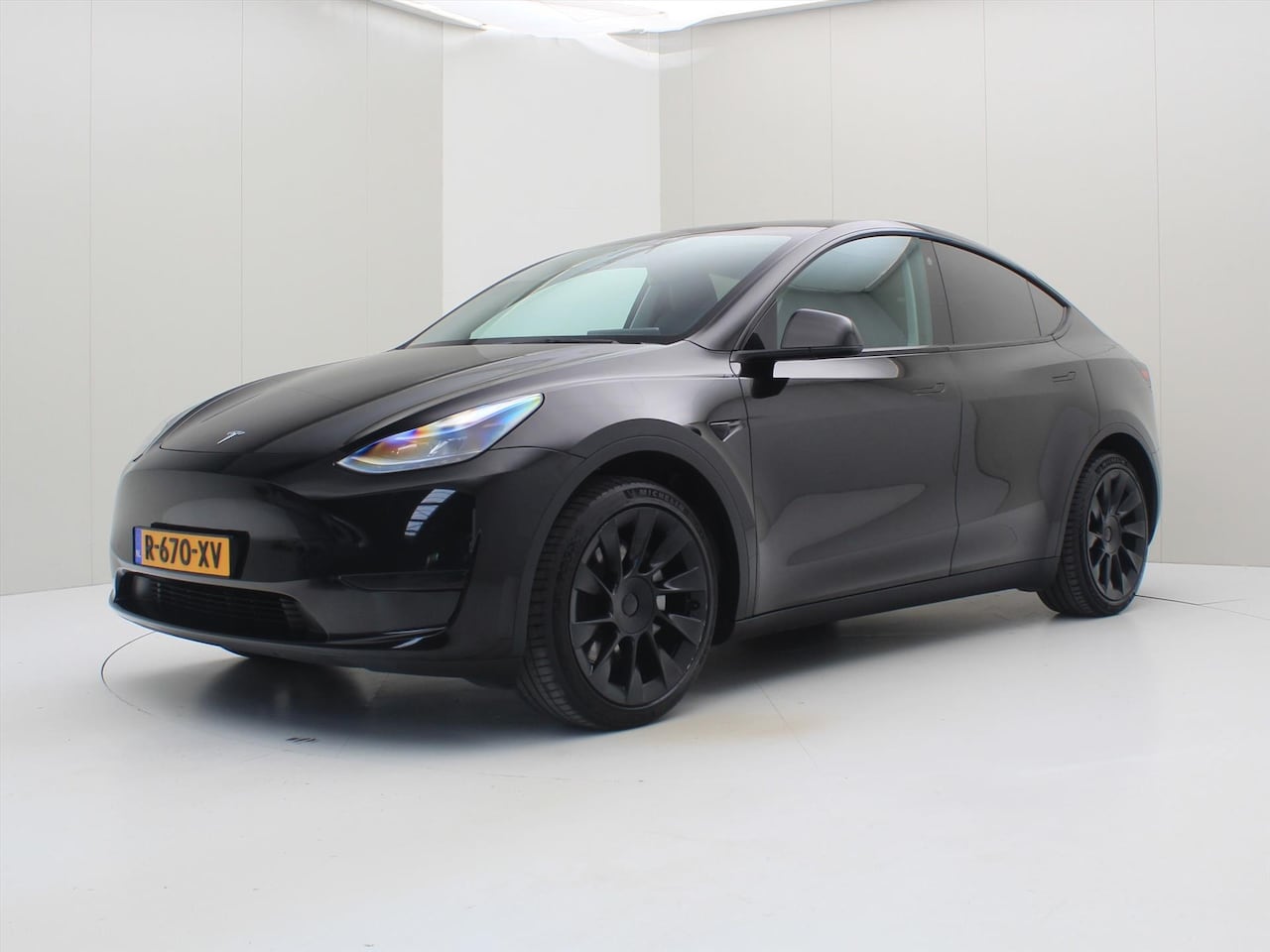 Tesla Model Y - Standard RWD Plus 351pk [ TREKHAAK+LFP ACCU+AUTOPILOT+20 INCH+PREMIUM AUDIO ] - AutoWereld.nl