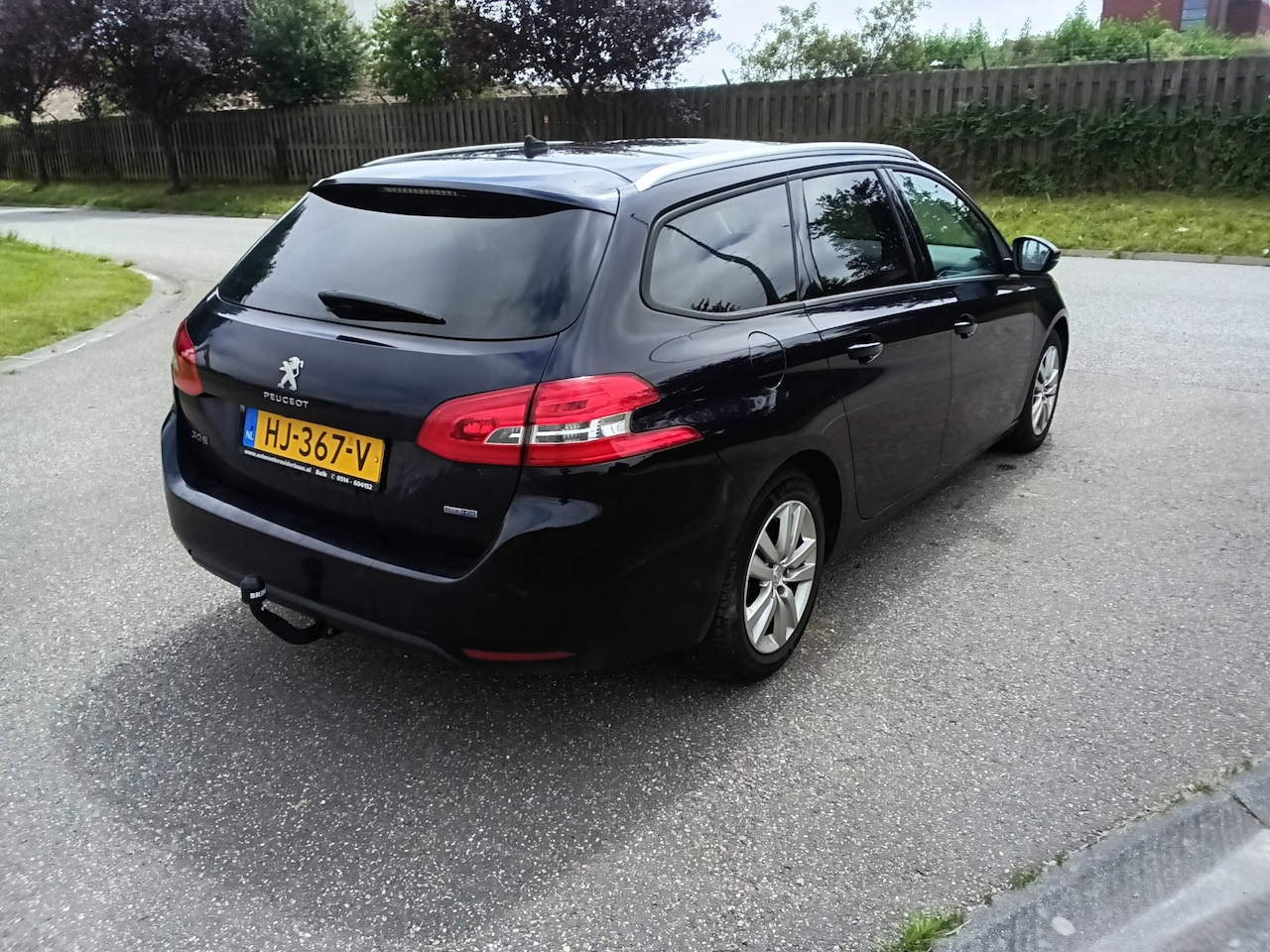 Peugeot 308 SW - 1.6 BlueHDI Blue Lease Executive Pack AUB ADVERTENTIE LEZEN