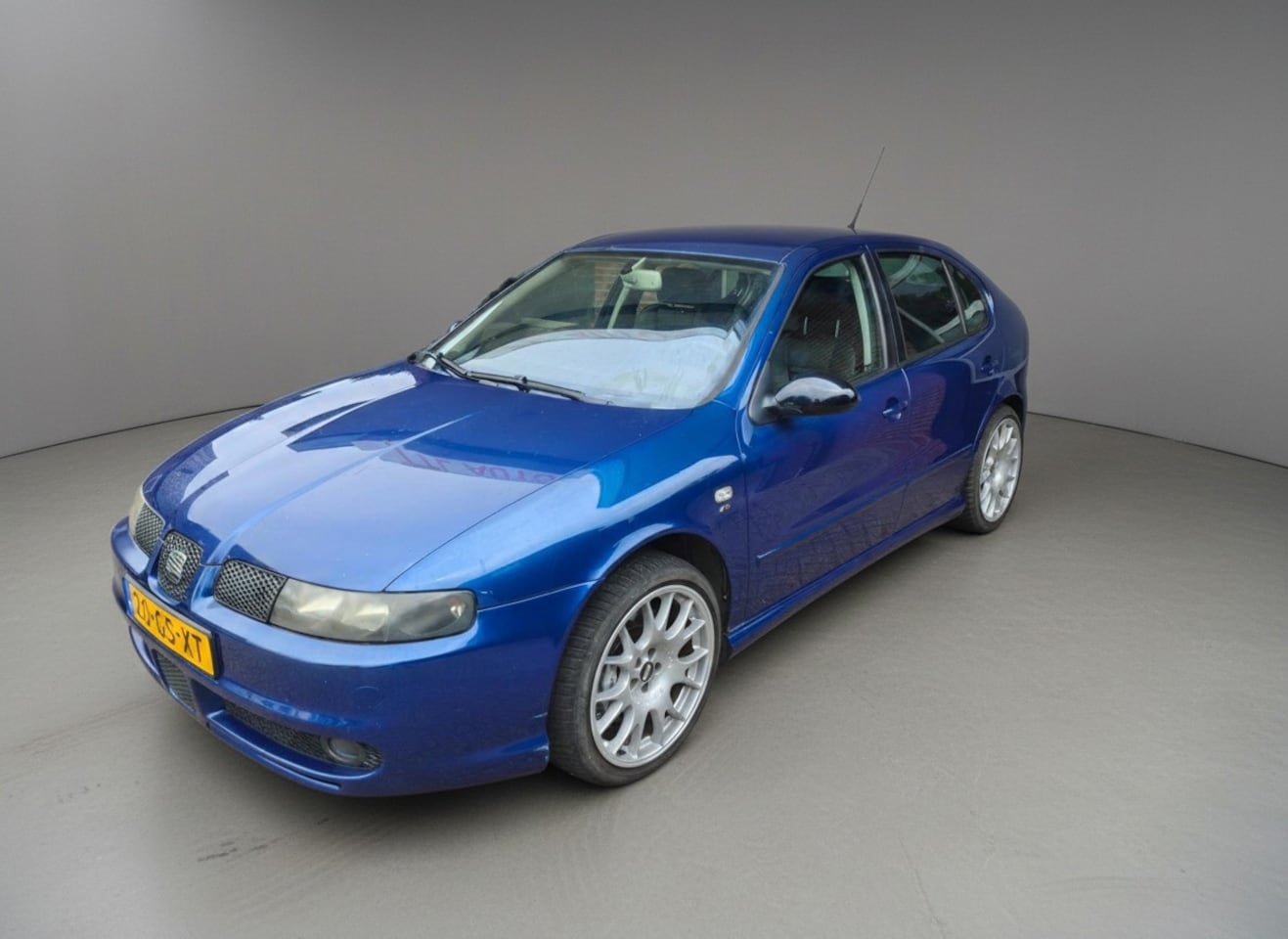 SEAT Leon - R32 Motor! Cupra 4, Recaro, Leer, Uniek, 250pk! - AutoWereld.nl