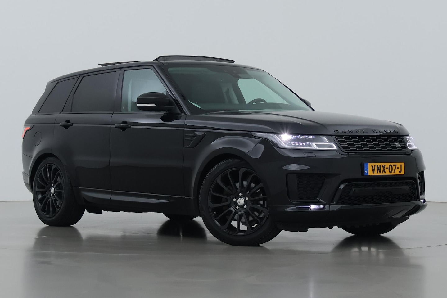 Land Rover Range Rover Sport - 3.0 SDV6 HSE | GRIJS KENTEKEN | Luchtvering | Panoramadak | Stoelventilatie | Meridian | A - AutoWereld.nl