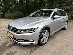 Volkswagen Passat Variant - 1.5 TSI Comfortline LED koplampen 18" lichtmetaal ACC DSG Camera