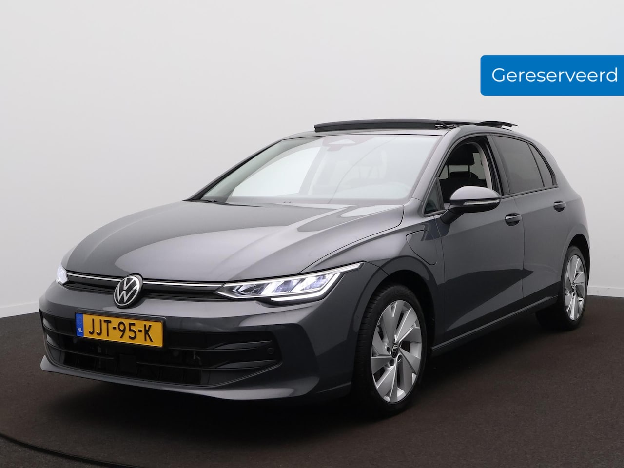Volkswagen Golf - 1.5 eHybrid Life Edition | Panodak | Camera | Zwenkbare Trekhaak | ACC | Elek. Stoel | Sid - AutoWereld.nl