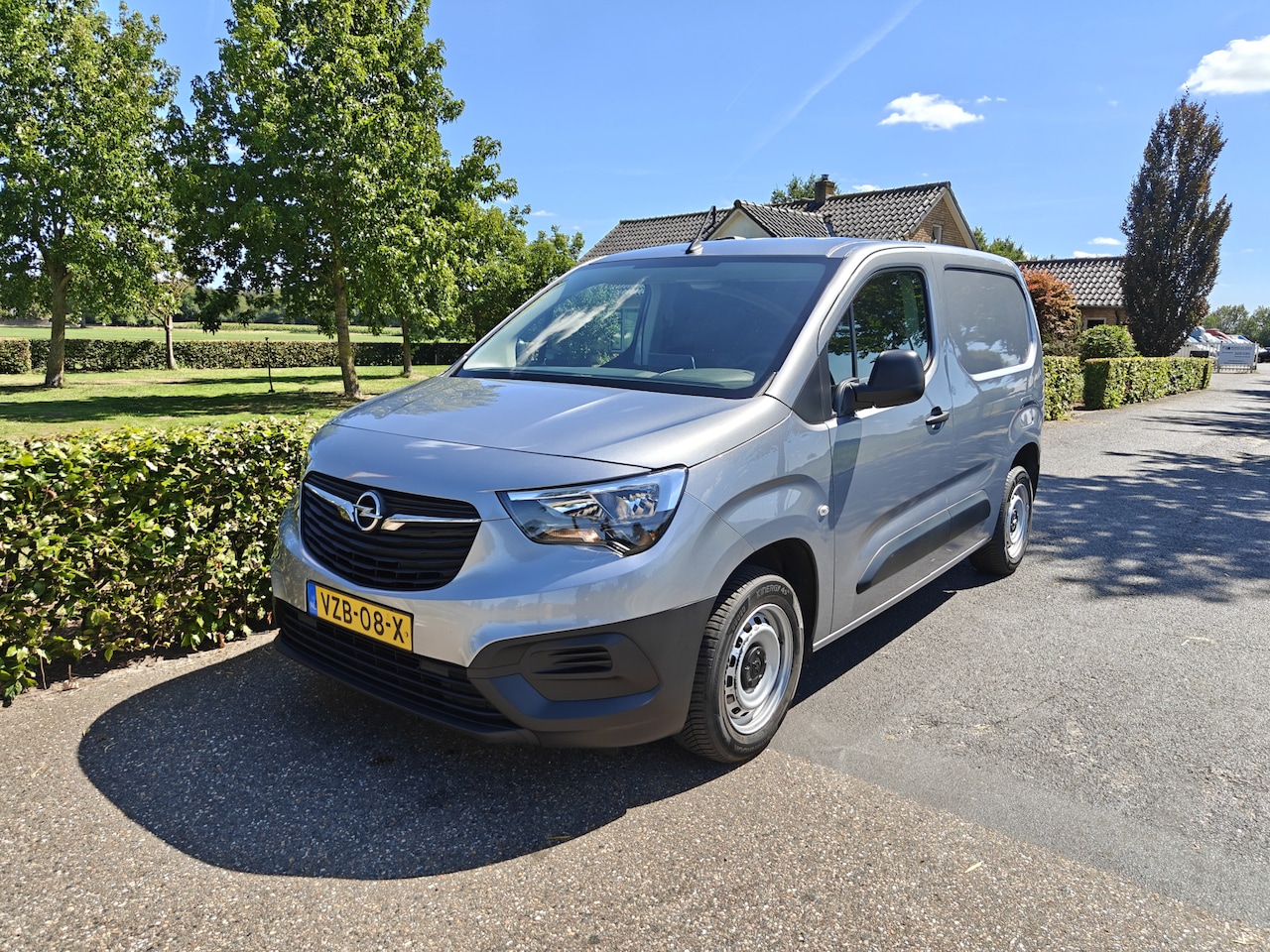 Opel Combo - 1.5 BlueHDi 100 S&S L1 AIRCO/NAVI BJ 2023 - AutoWereld.nl