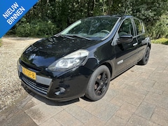 Renault Clio - 1.2 Authentique Airco trekhaak allweatherbanden cruise control