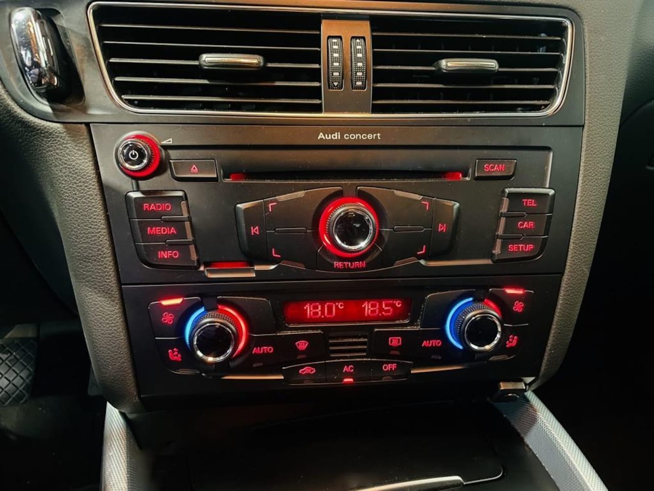 Audi Q5 - 2.0 TFSI quattro Pro Line | CarPlay | Sportstoelen | Trekhaak | Cruise control | Youngtime