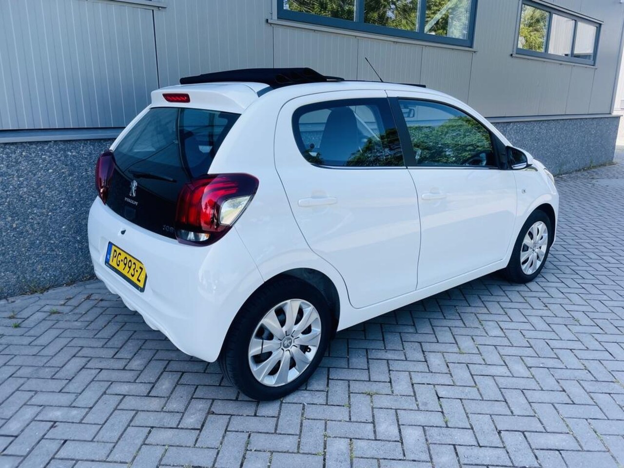 Peugeot 108 - 1.0 e-VTi Active TOP! | Cabrio/Vouwdak | Airco | Bluetooth | Goed Onderhouden
