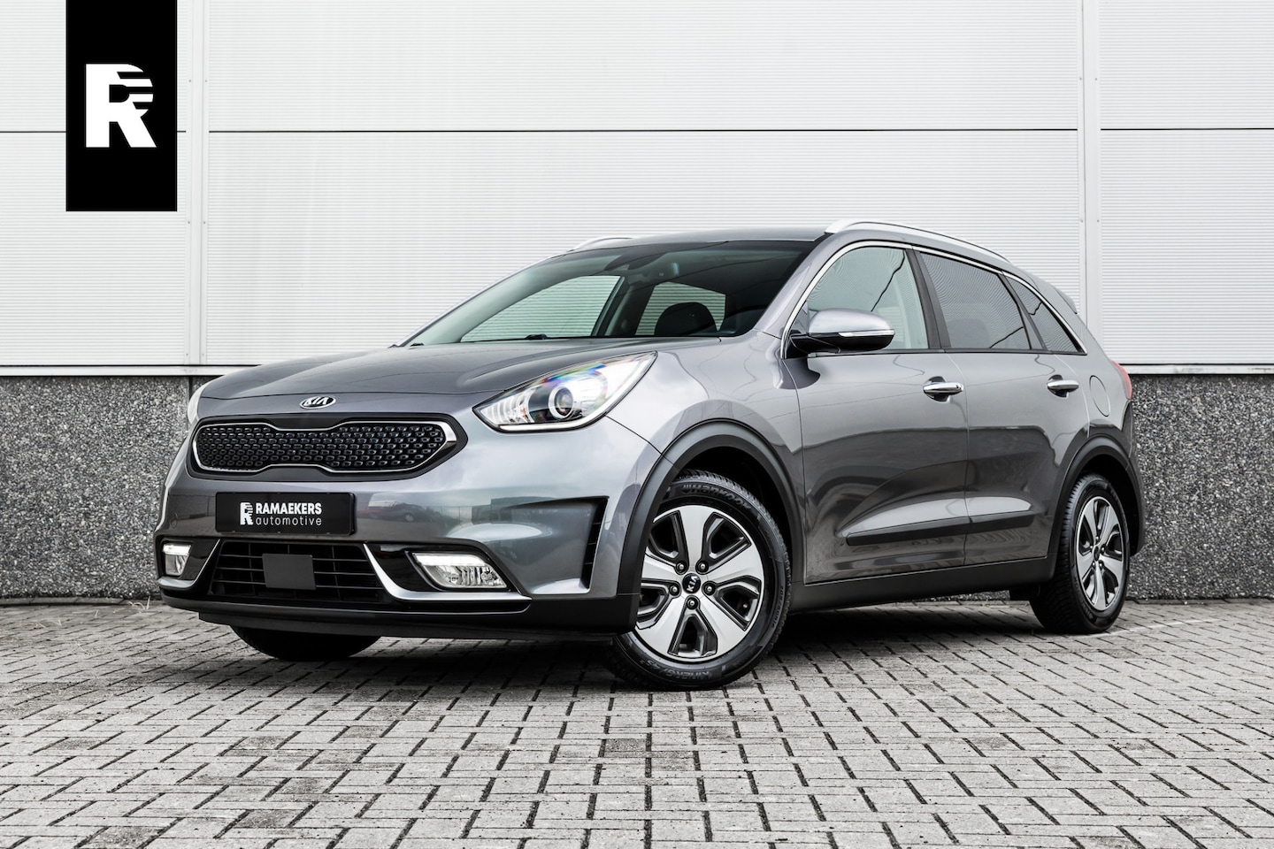 Kia Niro - 1.6 GDi Hybrid BusinessLine Leder / Carplay / Trekhaak / Stuurverw. - AutoWereld.nl