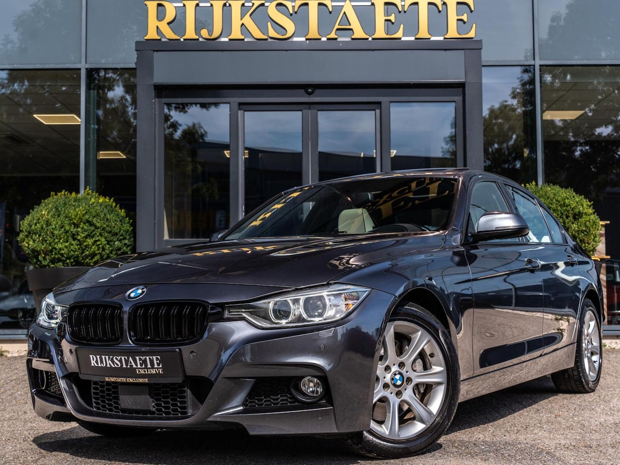 BMW 3-serie - 335i xDrive M-Sport|PANO|CAM|HEAD-UP|17' - AutoWereld.nl