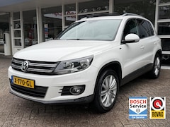 Volkswagen Tiguan - 1.4 TSI Life, Panodak, Navi, Pdc, Trekhaak