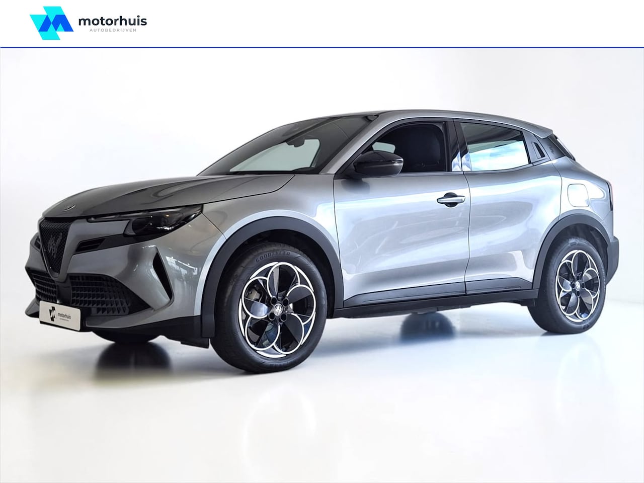 Alfa Romeo Junior - Elettrica Speciale 54 kWh CARPLAY LED ECC PDC - AutoWereld.nl