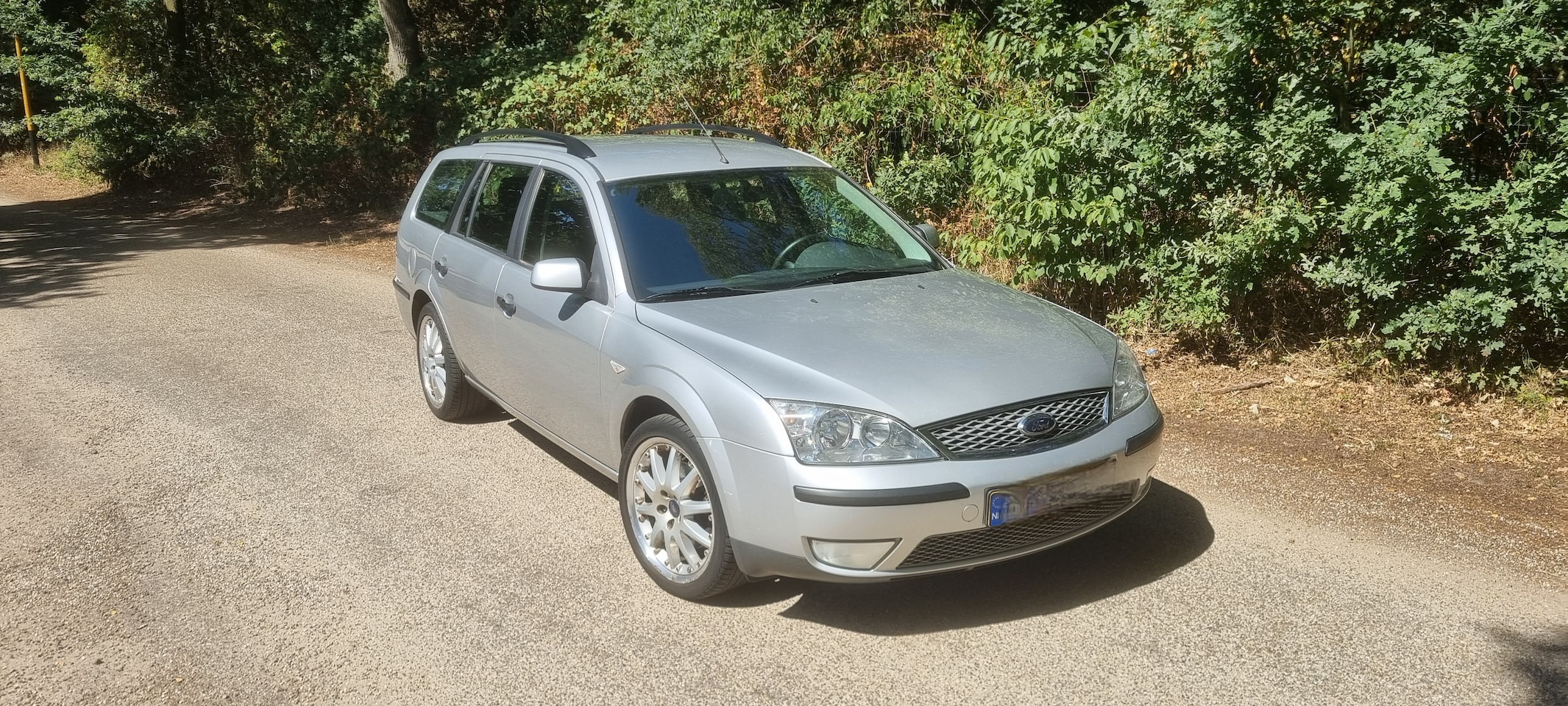 Ford Mondeo Wagon - 1.8-16V Champion - AutoWereld.nl