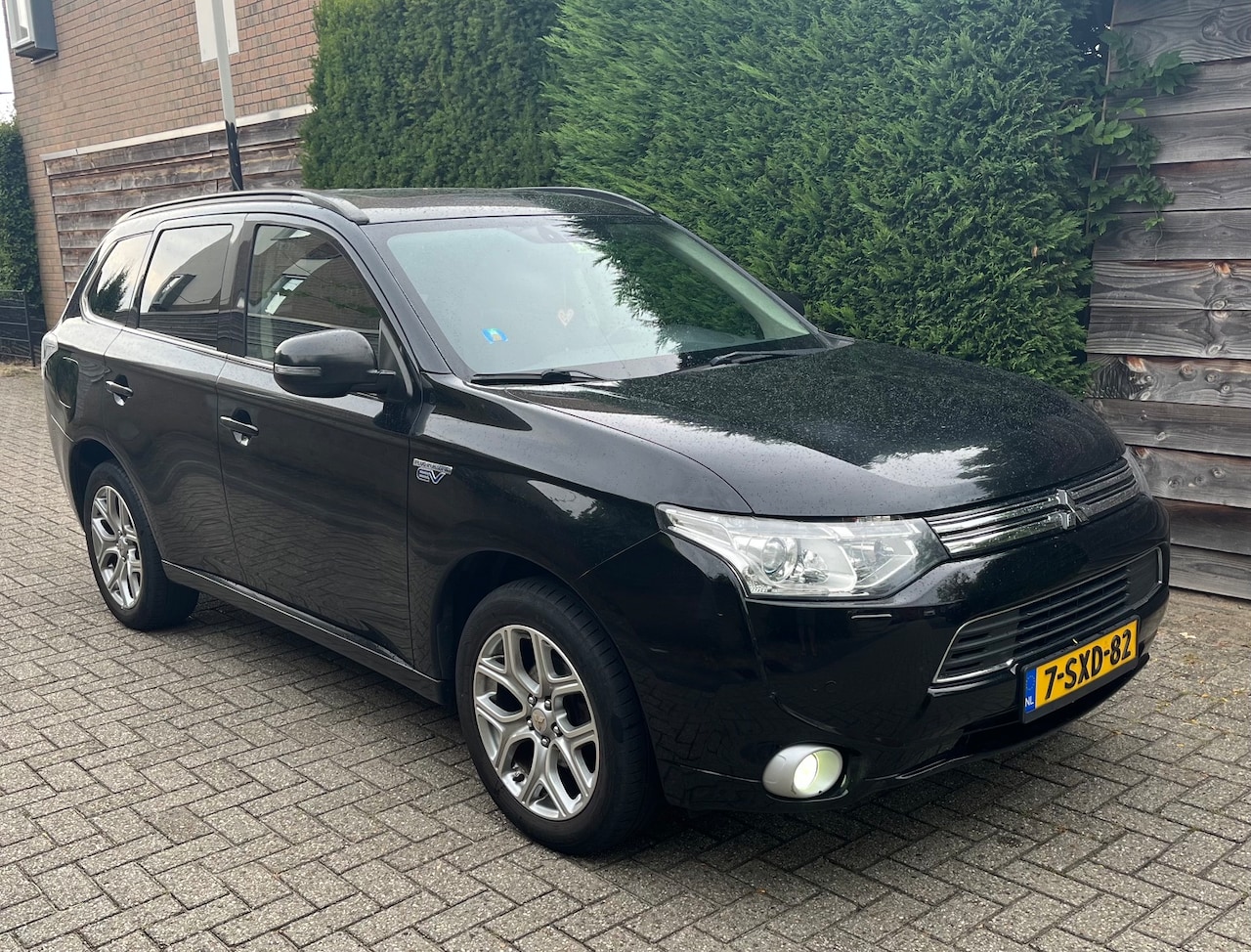 Mitsubishi Outlander - 2.0 PHEV Executive Edition - AutoWereld.nl