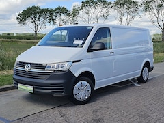 Volkswagen Transporter - 2.0 TDI L2H1 L2H1, 150pk, Camera, Parkeersensoren, Trekhaak, Airco, Carplay, Werkplaatsinr