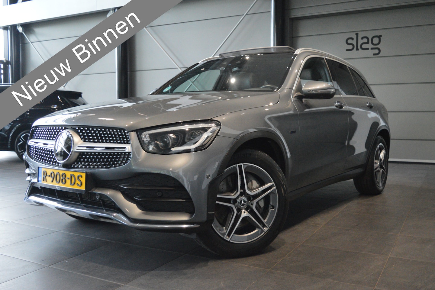 Mercedes-Benz GLC-klasse - 300e 4MATIC AMG Head Up pano leer trekhaak 19 inch !! - AutoWereld.nl