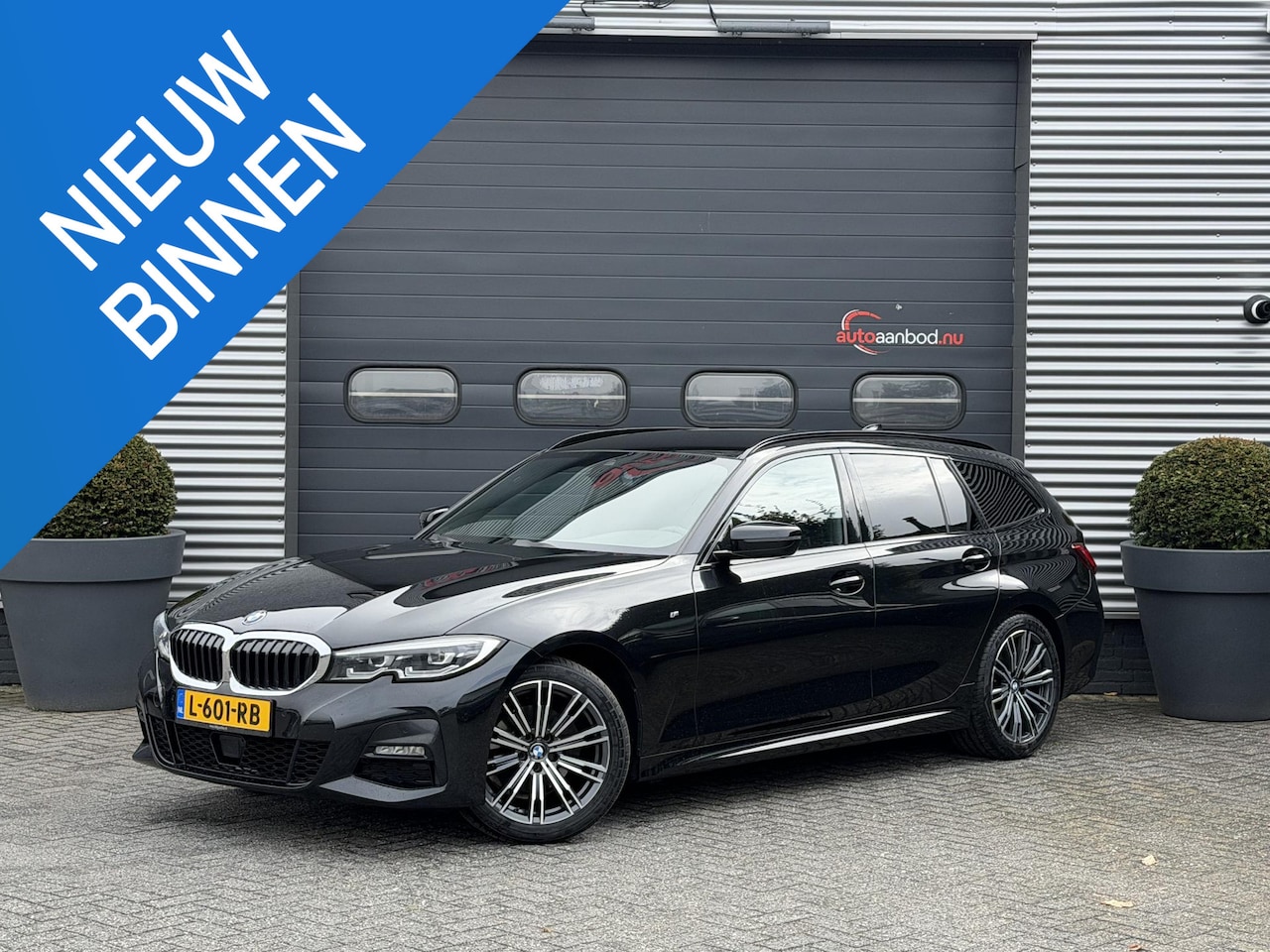 BMW 3-serie Touring - 320d High Executive M-Sport | Navigatie | DAB | Parkeersensoren | Elektrische Achterklep | - AutoWereld.nl