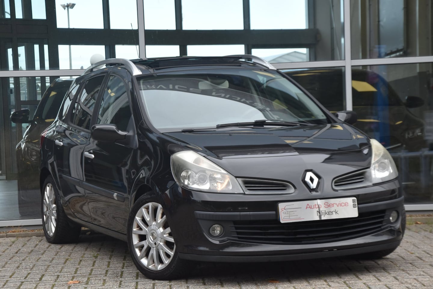 Renault Clio Estate - 1.2 TCE Corporate Sport Airco Panorama dak Cruise Control 1ste Eigenaar - AutoWereld.nl